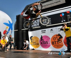 Bike Show: Dani Comas consigue el r�cord del mundo de altura de bike trial