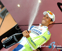 Giro de Italia: Capecchi se impone en la decimoctava y Contador sigue l�der