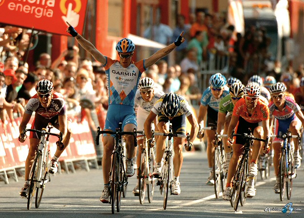 http://www.esciclismo.com/actualidad/imagenes/g/tyler_farrar_v_espapa_et11_g_2009_sirotti.jpg