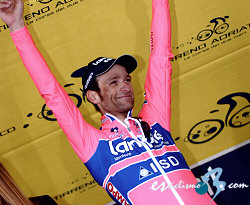 Tirreno-Adri�tico: Scarponi se impone en la cuarta etapa y Gesink es l�der