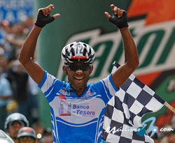 Vuelta al T�chira: Ronald Gonz�lez da un golpe de autoridad y es l�der