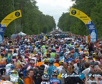 Tour de Francia: El pelot�n toma la salida en la decimos�ptima etapa sin maillot amarillo