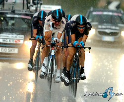 Michael Rogers, al frente del equipo Sky en la Vuelta a Andaluc�a