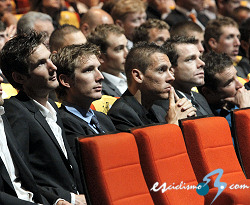 Cadel Evans no ve a Alberto Contador como un rival para el Tour de 2012