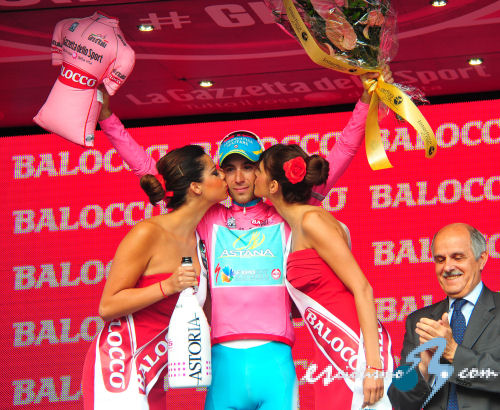 Giro de Italia: Vincenzo Nibali: "Es muy dif�cil defender la maglia rosa"