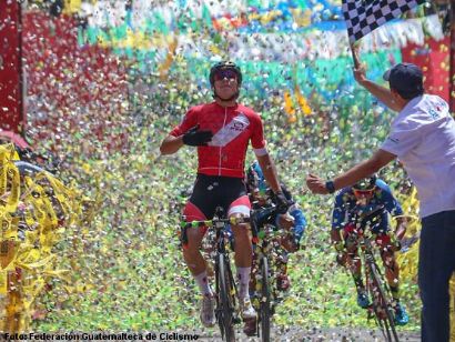 Vuelta a Guatemala: Alonso Gamero gana la novena, Alfredo Ajpacajá acaricia el título