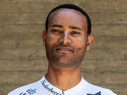 Amanuel Ghebreigzabhier liderará el Dimension Data en la XLI Vuelta a Burgos