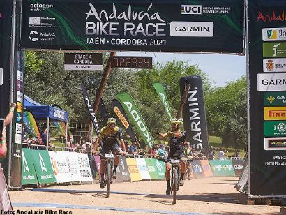Sánchez y Morcillo logran la primera victoria española en la Andalucía Bike Race