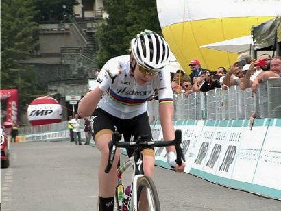 Giro de Italia Femenino: Anna van der Breggen asalta el liderato en Prato Nevoso