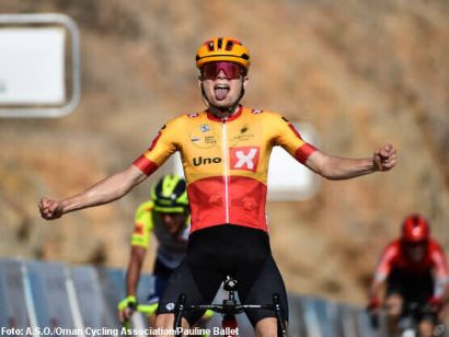 Tour de Omán: Anthon Charmig se hace con la tercera etapa y es el nuevo líder