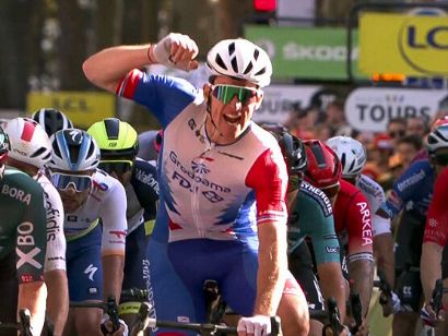 Arnaud Démare repite como vencedor de la París-Tours