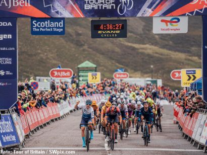Corbin Strong, primer líder del Tour de Gran Bretaña 2022