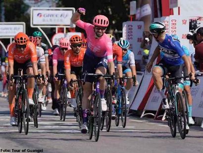 Gree-Tour de Guangxi: Daniel McLay se impone en la segunda etapa, Pascal Ackermann nuevo líder