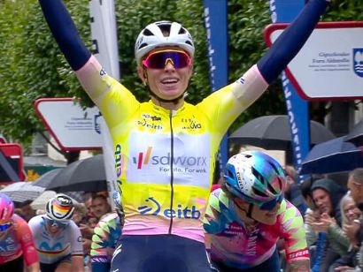 Itzulia Women: Demi Vollering repite victoria en Amurrio y afianza el liderato