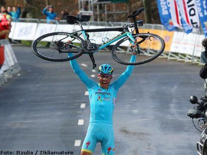 Vuelta al País Vasco: Diego Rosa: "Ya era hora de que ganase una buena carrera"