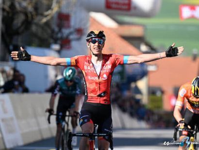 Tour de Romandía: Dylan Teuns gana la primera etapa, Rohan Dennis nuevo líder