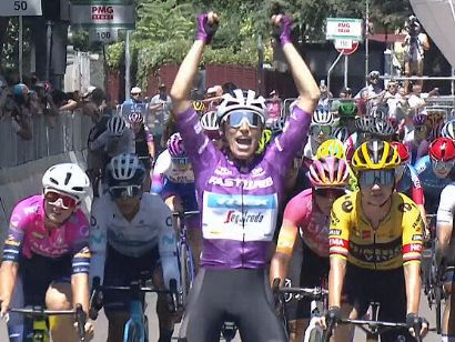 Giro de Italia Femenino: Elisa Balsamo se hace con la quinta etapa, Van Vleuten sigue líder