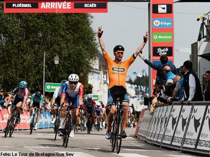Tour de Bretaña: Elmar Reinders gana la quinta etapa, Alex Baudin sigue líder