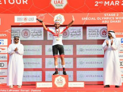 Tour de los Emiratos: Fernando Gaviria se impone en la segunda etapa, Primoz Roglic sigue líder