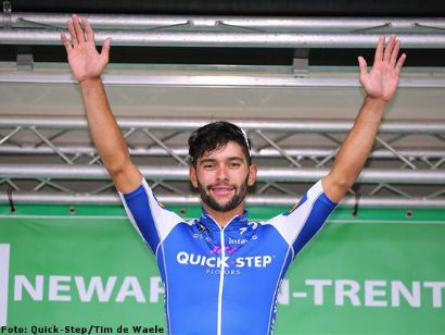 Tour de Gran Bretaña: Fernando Gaviria gana la cuarta etapa, Elia Viviani recupera el liderato
