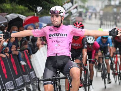 Volta Ciclista Galicia: Fran Agea gana en Ponteareas, Álex Martín nuevo líder