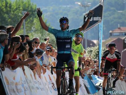 García Rus gana en Boiro la tercera etapa de la Volta a Galicia