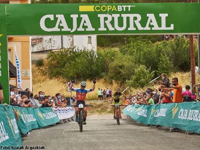 Copa Caja Rural BTT: Jesús Torres y Estibaliz Sagardoy vencen en solitario en Sangüesa