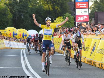 Vuelta a Polonia: Joao Almeida se hace con la cuarta etapa luciendo el amarillo