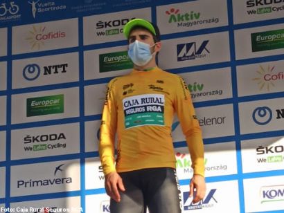Vuelta a Hungría: Jon Aberasturi mantiene el liderato pese a sufrir una caída