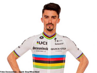Strade Bianche: Julian Alaphilippe cae en una montonera