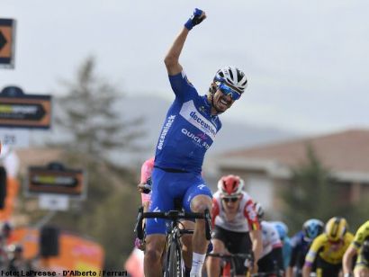 Tirreno-Adriático: Julian Alaphilippe se impone en la segunda, Adam Yates nuevo líder