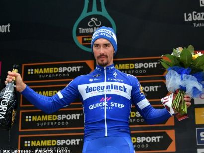 Tirreno-Adriático: Julian Alaphilippe gana la sexta etapa, Adam Yates continúa de azul