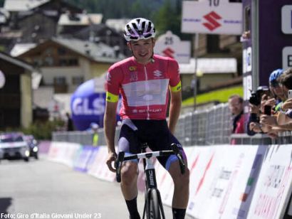 Giro de Italia Sub-23: Leo Hayter afianza el liderato repitiendo victoria en la tercera etapa
