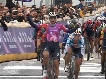 Lorena Wiebes se hace con su cuarto Gran Premio Escalda Femenino