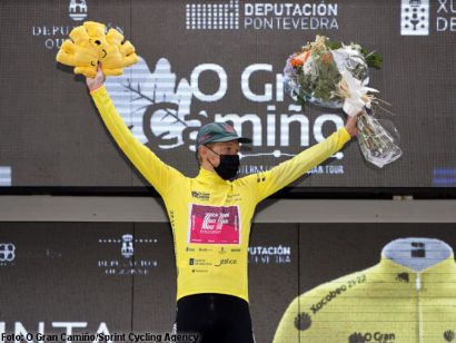Magnus Cort Nielsen, estrena el maillot de líder de O Gran Camiño