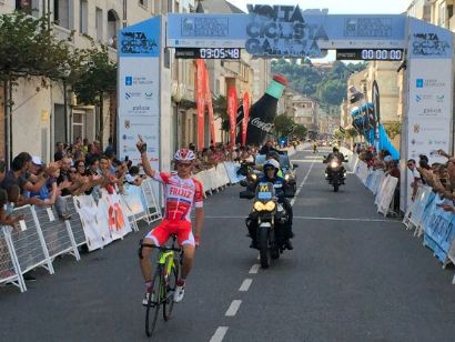 Volta a Galicia: Jurado resurge en Verín y Blanco continúa líder