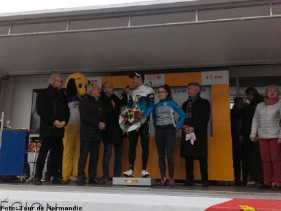 Tour de Normandía: Matteo Moschetti, el más rápido en la cuarta etapa
