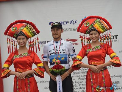 Tour de Guangxi: Matteo Trentin gana la quinta etapa, Gianni Moscon sigue líder