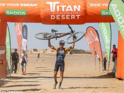 Titan Desert: Miguel Muñoz gana la cuarta, Konny Looser sigue líder