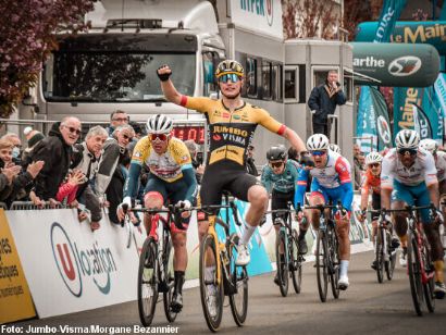 Circuito de la Sarthe: Olav Kooij gana la segunda etapa, Mads Pedersen sigue lder