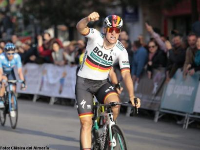 Pascal Ackermann hace suya la XXXII Clásica de Almería