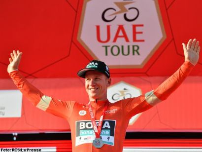 Pascal Ackermann lidera el Tour de los Emiratos tras imponerse en Dubai