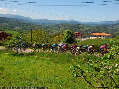 La 63ª Vuelta a Asturias, con 16 equipos y colofón en el Alto del Naranco
