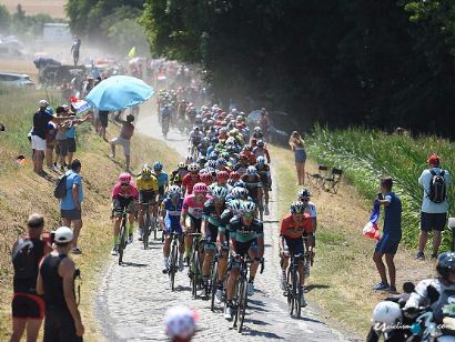 Equipos, dorsales y ciclistas inscritos en A Través de Flandes 2019