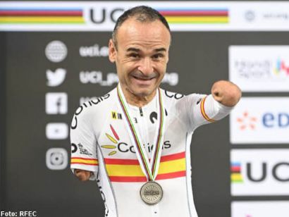 Ricardo Ten acaricia el oro en ruta pero no puede con el chino Weicong Lang