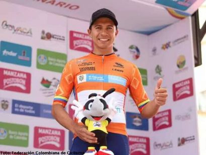 Vuelta a Colombia: Robigzon Oyola se impone en El Socorro y se viste de líder