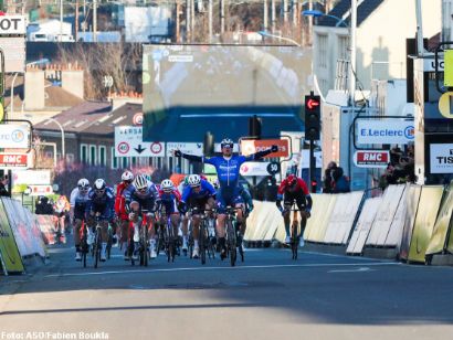 París-Niza: Sam Bennett: "El sprint fue caótico. Estoy muy feliz con esta victoria"