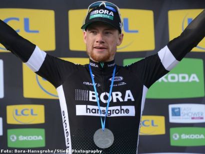 París-Niza: Sam Bennett gana la tercera y Arnaud Démare sigue de amarillo