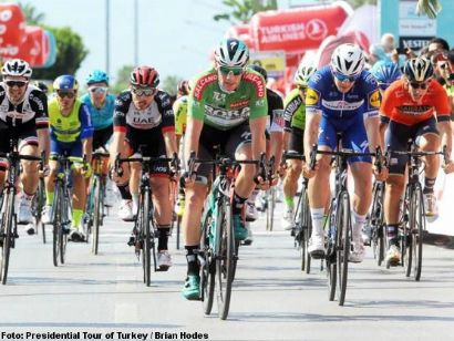Vuelta a Turquía: Sam Bennett se impone en la segunda etapa y es el nuevo líder