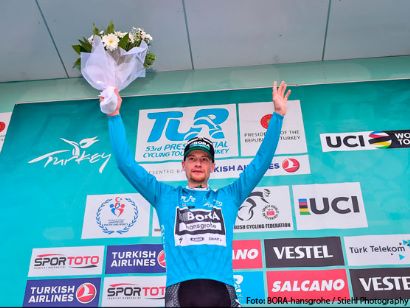 Sam Bennett ratifica su dominio en la Vuelta a Turquía ganando también la tercera etapa